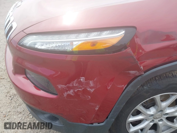 2017 Jeep Cherokee Latitude with VIN 1C4PJMCS6HW609781, listed as a IAAI auction lot 42330110 with 145,111 mi miles and . Bid and sale history available at DreamBid. Image 6.