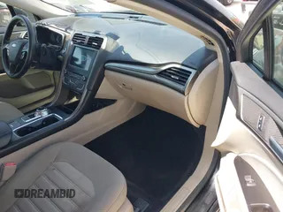 2017 Ford Fusion SE z VIN 3FA6P0HDXHR198388, wystawiony jako IAAI lot #42231069 z przebiegiem 143 709 mil mil oraz . Historia ofert i sprzedaży dostępna na DreamBid. Obrazek 5.