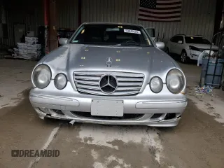 2000 Mercedes-Benz E-Class with VIN WDBJF70J7YB142395, listed as a Copart auction lot 53849225 with 138,289 mi miles and Clean Title. Bid and sale history available at carsss.com. Image 5.