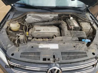 2014 Volkswagen Tiguan SEL with VIN WVGAV3AX5EW558929, listed as a Copart auction lot 71004684 with 125,628 mi miles and Clean title. Bid and sale history available at DreamBid. Image 12.