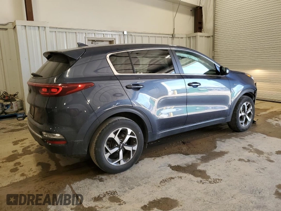2022 Kia Sportage LX with VIN KNDPMCAC6N7962671, listed as a Copart auction lot 49358555 with 33,813 mi miles and Salvage Title. Bid and sale history available at carsss.com. Image 3.