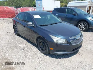 2014 Chevrolet Cruze LS z VIN 1G1PA5SH9E7292511, wystawiony jako IAAI lot #42082969 z przebiegiem 187 914 mil mil oraz . Historia ofert i sprzedaży dostępna na DreamBid. Obrazek 1.