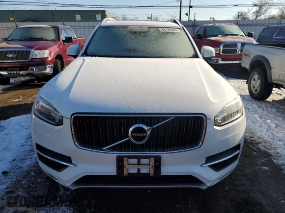 2016 Volvo XC90 Momentum with VIN YV4102XK7G1059071, listed as a Copart auction lot 89125005 with 134,249 mi miles and Clean Title. Bid and sale history available at carsss.com. Image 5.