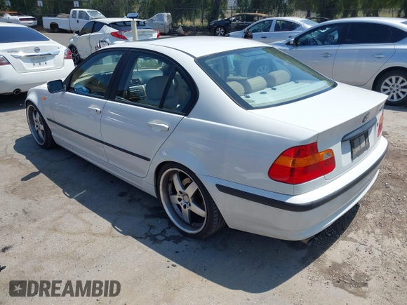2004 BMW 3 Series 325i with VIN WBAAZ33484KP87894, listed as a IAAI auction lot 42131433 with 136,592 mi miles and . Bid and sale history available at carsss.com. Image 3.
