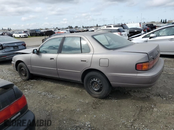 1993 Toyota Camry LE with VIN 4T1SK12EXPU224604, listed as a Copart auction lot 49920495 with 173,709 mi miles and Clean Title. Bid and sale history available at carsss.com. Image 2.
