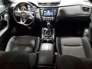 2020 Nissan Rogue SV z VIN JN8AT2MV6LW132988, wystawiony jako Copart lot #57816715 z przebiegiem 92 728 mil mil oraz Szkoda całkowita • Salvage title. Historia ofert i sprzedaży dostępna na DreamBid. Obrazek 8.
