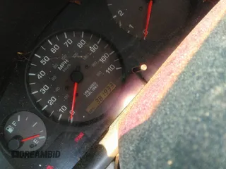2000 Nissan Frontier XE z VIN 1N6ED27TXYC375617, wystawiony jako IAAI lot #42411448 z przebiegiem 381 933 mil mil oraz . Historia ofert i sprzedaży dostępna na DreamBid. Obrazek 7.