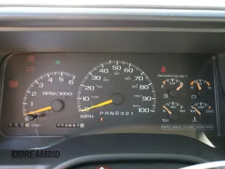 1999 Chevrolet Suburban with VIN 3GNEC16RXXG254126, listed as a Copart auction lot 52051405 with 113,554 mi miles and Clean title. Bid and sale history available at DreamBid. Image 9.