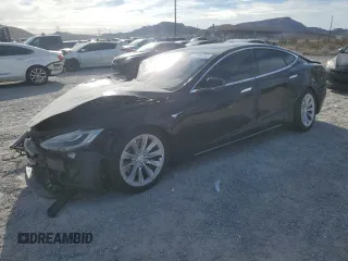 2018 Tesla Model S 75D с VIN 5YJSA1E25JF286839, выставлен на аукционе Copart как лот 77788033 с пробегом 53 848 миль миль и Списание • Salvage title. История ставок и продаж доступна на DreamBid. Изображение 1.