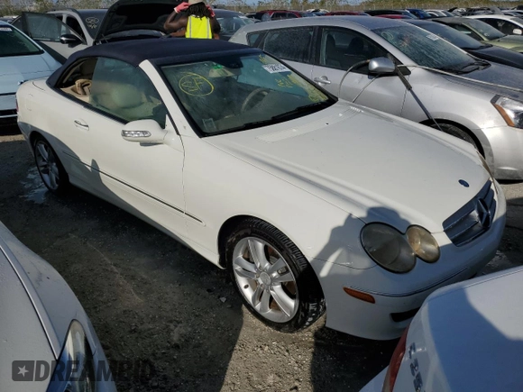 2008 Mercedes-Benz CLK-Class 3.5L with VIN WDBTK56F28T097226, listed as a Copart auction lot 75881674 with 0 mi miles and Non Repairable. Bid and sale history available at carsss.com. Image 4.