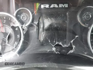2024 Ram 2500 Big Horn z VIN 3C6UR5DJ4RG354840, wystawiony jako IAAI lot #42509658 z przebiegiem Nie podano mil oraz . Historia ofert i sprzedaży dostępna na DreamBid. Obrazek 15.