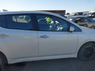 2023 Nissan LEAF SV Plus z VIN 1N4CZ1CV4PC558920, wystawiony jako IAAI lot #41332755 z przebiegiem 15 893 mil mil oraz . Historia ofert i sprzedaży dostępna na DreamBid. Obrazek 13.
