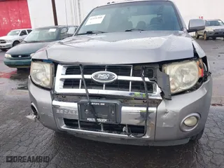 2008 Ford Escape Limited with VIN 1FMCU04178KD00117, listed as a IAAI auction lot 41594300 with 252,882 mi miles. Bid and sale history available at carsss.com. Image 6.