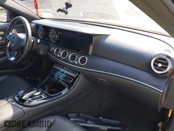 2017 Mercedes-Benz E 300 Luxury с VIN WDDZF4KB3HA203925, выставлен на аукционе IAAI как лот 42537540 с пробегом 31 256 миль миль и . История ставок и продаж доступна на DreamBid. Изображение 5.
