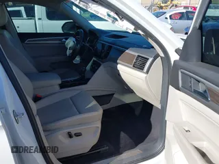 2018 Volkswagen Atlas SEL z VIN 1V2MR2CA3JC536009, wystawiony jako IAAI lot #40205798 z przebiegiem 125 945 mil mil oraz . Historia ofert i sprzedaży dostępna na DreamBid. Obrazek 5.