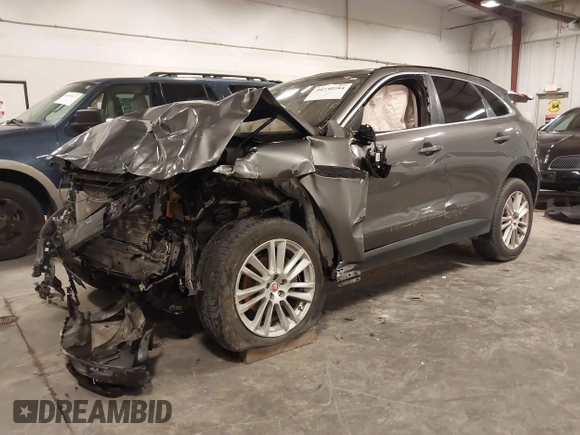 2017 Jaguar F-PACE 20d Prestige with VIN SADCK2BN6HA086744, listed as a IAAI auction lot 40730584 with 105,387 mi miles. Bid and sale history available at carsss.com. Image 2.