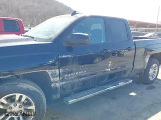 2019 Chevrolet Silverado 1500 LD LT with VIN 2GCVKPEC5K1108035, listed as a IAAI auction lot 41772229 with 206,466 mi miles. Bid and sale history available at carsss.com. Image 6.