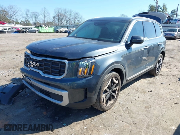 2024 Kia Telluride S with VIN 5XYP64GC0RG527984, listed as a IAAI auction lot 41661864 with 15,401 mi miles and . Bid and sale history available at carsss.com. Image 17.