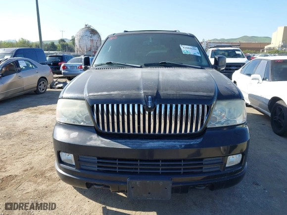 2006 Lincoln Navigator Luxury with VIN 5LMFU27536LJ25912, listed as a IAAI auction lot 42004689 with 160,020 mi miles. Bid and sale history available at carsss.com. Image 6.