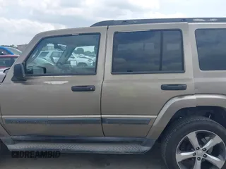 2006 Jeep Commander z VIN 1J8HG48K86C191324, wystawiony jako IAAI lot #42121472 z przebiegiem 220 098 mil mil oraz . Historia ofert i sprzedaży dostępna na DreamBid. Obrazek 14.