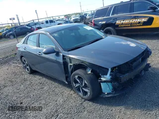 2023 Hyundai Elantra Limited z VIN KMHLN4AJXPU078717, wystawiony jako IAAI lot #42047521 z przebiegiem 20 902 mil mil oraz . Historia ofert i sprzedaży dostępna na DreamBid. Obrazek 1.