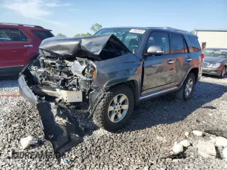 2010 Toyota 4Runner SR5 z VIN JTEZU5JR5A5001554, wystawiony jako Copart lot #53663935 z przebiegiem Nie podano mil oraz Szkoda całkowita • Salvage title. Historia ofert i sprzedaży dostępna na DreamBid. Obrazek 1.