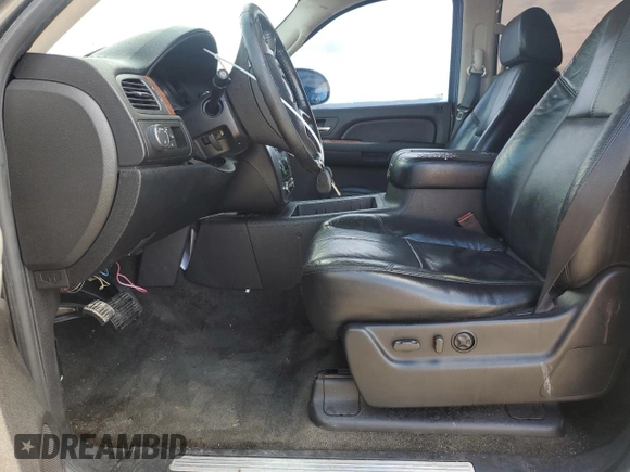 2007 GMC Yukon XL SLT with VIN 1GKFC16047J260991, listed as a Copart auction lot 43289595 with 201,627 mi miles and Salvage Title. Bid and sale history available at carsss.com. Image 7.