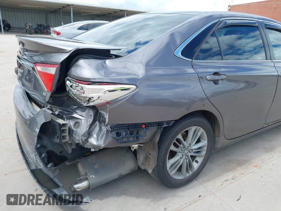 2015 Toyota Camry XLE z VIN 4T1BF1FK8FU114881, wystawiony jako IAAI lot #42231368 z przebiegiem Nie podano mil oraz . Historia ofert i sprzedaży dostępna na DreamBid. Obrazek 22.