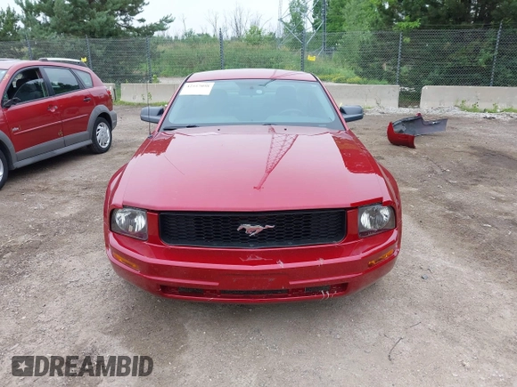 2005 Ford Mustang Deluxe z VIN 1ZVFT80N955128031, wystawiony jako IAAI lot #42557098 z przebiegiem 138 447 mil mil oraz . Historia ofert i sprzedaży dostępna na DreamBid. Obrazek 12.