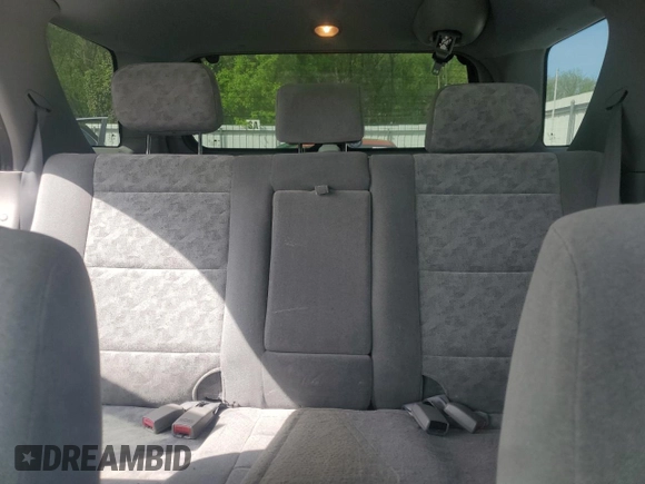 2005 Kia Sorento LX with VIN KNDJC733955478664, listed as a Copart auction lot 55295185 with 61,058 mi miles and Clean Title. Bid and sale history available at DreamBid. Image 10.