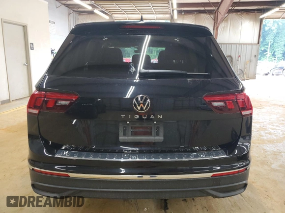 2024 Volkswagen Tiguan with VIN 3VVTB7AXXRM217272, listed as a Copart auction lot 64367425 with 8,015 mi miles and Salvage title. Bid and sale history available at DreamBid. Image 6.