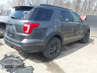 2018 Ford Explorer XLT with VIN 1FM5K8D84JGB01514, listed as a IAAI auction lot 41803132 with 59,107 mi miles and . Bid and sale history available at carsss.com. Image 4.