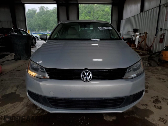2011 Volkswagen Jetta SE with VIN 3VWBZ7AJ7BM383463, listed as a Copart auction lot 64434495 with 176,161 mi miles and Clean title. Bid and sale history available at DreamBid. Image 5.