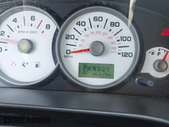 2006 Ford Escape XLT z VIN 1FMYU93126KC43561, wystawiony jako IAAI lot #42527725 z przebiegiem 141 174 mil mil oraz . Historia ofert i sprzedaży dostępna na DreamBid. Obrazek 7.