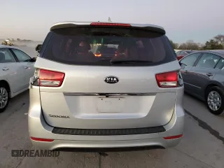 2018 Kia Sedona L with VIN KNDMA5C19J6397660, listed as a Copart auction lot 81271054 with 142,388 mi miles and Salvage Title. Bid and sale history available at carsss.com. Image 6.