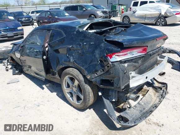 2016 Chevrolet Camaro 2LT z VIN 1G1FD1RS6G0127380, wystawiony jako IAAI lot #41984666 z przebiegiem 228 802 mil mil oraz . Historia ofert i sprzedaży dostępna na DreamBid. Obrazek 3.