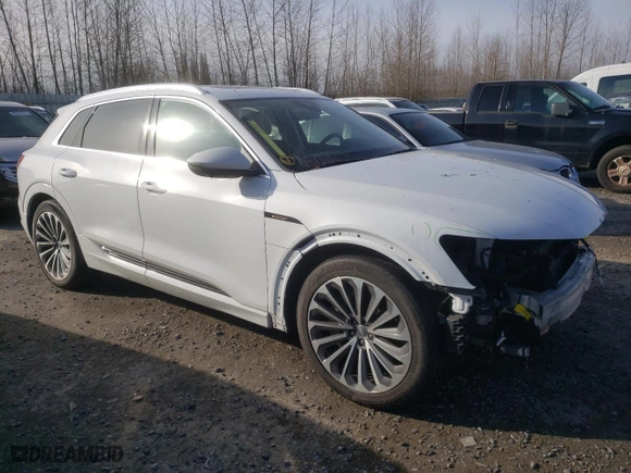 2019 Audi e-tron Prestige with VIN WA1VABGE9KB024265, listed as a Copart auction lot 39302243 with 29,531 mi miles. Bid and sale history available at carsss.com. Image 4.