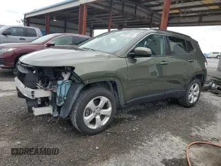 2019 Jeep Compass Latitude z VIN 3C4NJDBBXKT813862, wystawiony jako Copart lot #58957685 z przebiegiem 68 802 mil mil oraz Szkoda całkowita • Salvage title. Historia ofert i sprzedaży dostępna na DreamBid. Obrazek 1.