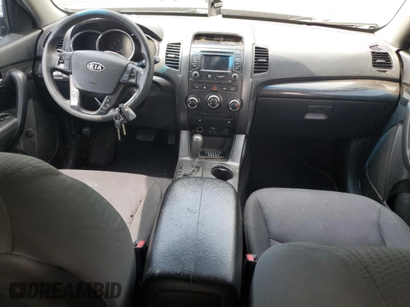 2013 Kia Sorento LX с VIN 5XYKT4A20DG327795, выставлен на аукционе Copart как лот 56863935 с пробегом Не указан миль и Списание • Salvage title. История ставок и продаж доступна на DreamBid. Изображение 10.
