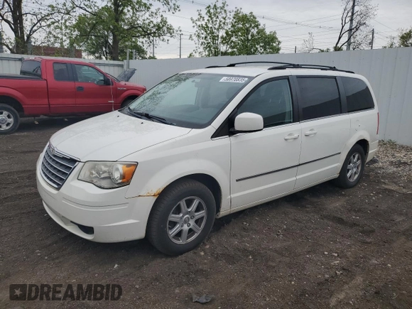 2010 Chrysler Town & Country Touring Plus z VIN 2A4RR8DX5AR493954, wystawiony jako Copart lot #58970835 z przebiegiem 51 374 mil mil oraz Czysty tytuł • Clean title. Historia ofert i sprzedaży dostępna na DreamBid. Obrazek 1.