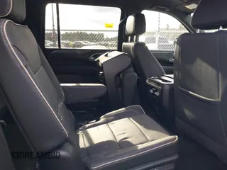 2023 GMC Yukon XL SLT z VIN 1GKS2GKD2PR562956, wystawiony jako IAAI lot #41202979 z przebiegiem 14 938 mil mil oraz . Historia ofert i sprzedaży dostępna na DreamBid. Obrazek 8.