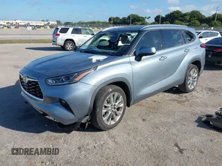 2023 Toyota Highlander L z VIN 5TDKDRAH5PS014778, wystawiony jako IAAI lot #41081620 z przebiegiem 49 047 mil mil oraz . Historia ofert i sprzedaży dostępna na DreamBid. Obrazek 19.