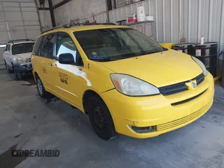 2005 Toyota Sienna CE z VIN 5TDZA23C95S239816, wystawiony jako IAAI lot #42460351 z przebiegiem 329 482 mil mil oraz . Historia ofert i sprzedaży dostępna na DreamBid. Obrazek 1.