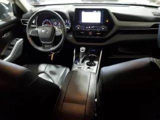 2022 Toyota Highlander XLE with VIN 5TDHZRBH5NS566420, listed as a Copart auction lot 51461485 with 29,420 mi miles and Salvage Title. Bid and sale history available at carsss.com. Image 8.