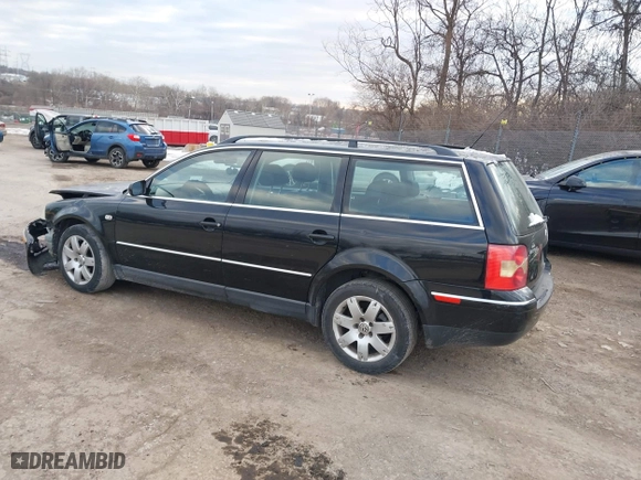 2003 Volkswagen Passat GLX with VIN WVWYH63B23E073924, listed as a IAAI auction lot 41447079 with 160,263 mi miles. Bid and sale history available at carsss.com. Image 3.