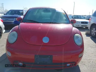 2005 Volkswagen New Beetle Coupe GLS with VIN 3VWCK31C75M414315, listed as a IAAI auction lot 42113783 with 133,204 mi miles. Bid and sale history available at carsss.com. Image 6.