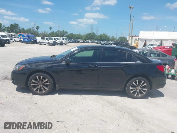 2013 Chrysler 200 Limited with VIN 1C3CCBCG0DN543371, listed as a IAAI auction lot 41968600 with 94,560 mi miles. Bid and sale history available at carsss.com. Image 14.