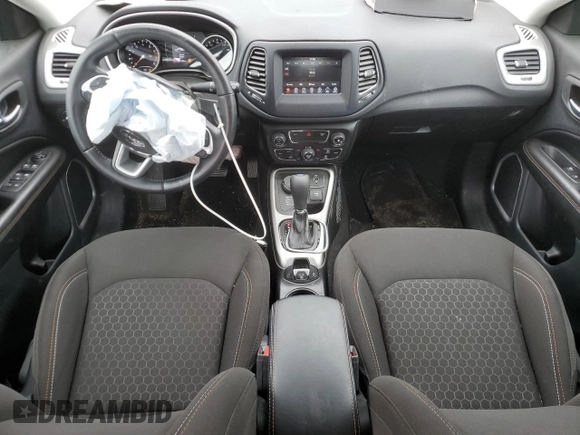 2021 Jeep Compass Sport z VIN 3C4NJDAB9MT521057, wystawiony jako Copart lot #58855775 z przebiegiem 37 135 mil mil oraz Szkoda całkowita • Salvage title. Historia ofert i sprzedaży dostępna na DreamBid. Obrazek 8.