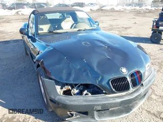 2000 BMW Z3 2.5L with VIN WBACH9344YLM92130, listed as a IAAI auction lot 41236774 with 189,957 mi miles. Bid and sale history available at carsss.com. Image 6.