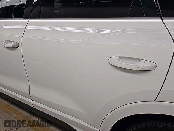 2023 Audi Q3 S line Premium z VIN WA1DECF33P1106995, wystawiony jako IAAI lot #42809074 z przebiegiem 43 811 mil mil oraz . Historia ofert i sprzedaży dostępna na DreamBid. Obrazek 1.